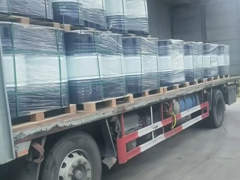 成品钢桶装车